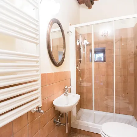 فندق مبيت وإفطار Nena Al Borgo Castello 4*