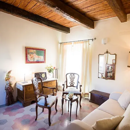 Nena Al Borgo Castello Bed & Breakfast Pico