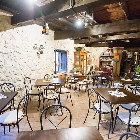 Bed & Breakfast Nena Al Borgo Castello 4*