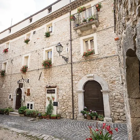 Nena Al Borgo Castello Pico