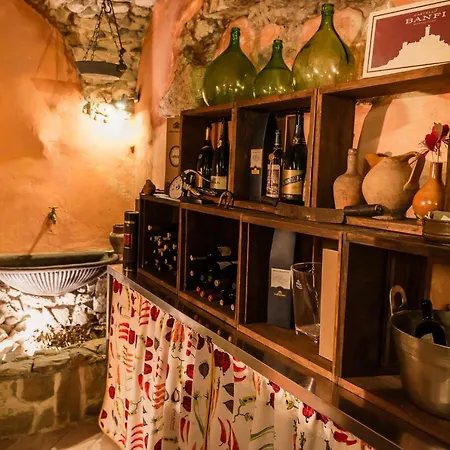 Nena Al Borgo Castello فندق مبيت وإفطار